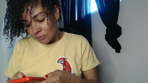 Snapshot of shayna_cute chatting on December 25, 2024, 2:56 pm Shayna online show from December 25, 2024, 2:56 pm