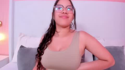 shayra_alina online show from June 25, 2026, 5:28 pm