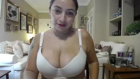 Snapshot of shayrahotss chatting on July 13, 2026, 9:39 pm shayra online show from July 13, 2026, 9:39 pm