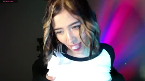 Snapshot of she_alice chatting on April 29, 2026, 4:49 am she_alice online show from April 29, 2026, 4:49 am