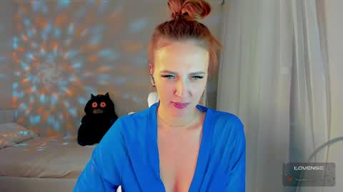 she_wolf1 online show from April 16, 2026, 1:56 pm