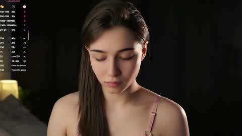 Tessa online show from May 13, 2026, 2:42 am