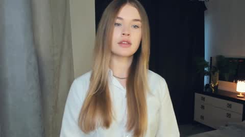 Snapshot of sheenaeast chatting on December 23, 2024, 6:55 am Violet online show from December 23, 2024, 6:55 am