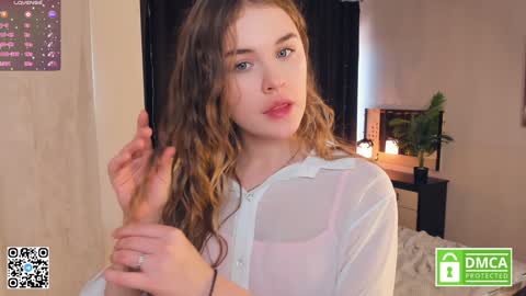 Snapshot of sheenaeast chatting on January 6, 2025, 6:58 am Violet online show from January 6, 2025, 6:58 am