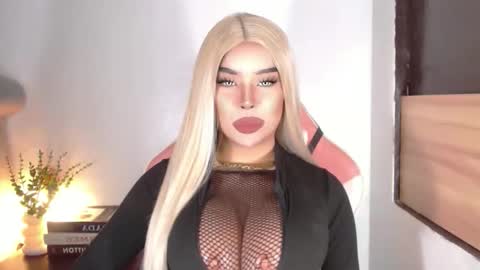 sheenafrost online show from March 15, 2026, 5:19 pm