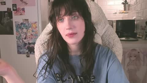 Snapshot of sheeny_shy chatting on December 23, 2024, 9:40 pm Chiara online show from December 23, 2024, 9:40 pm