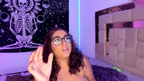 Snapshot of sheeylaroee chatting on January 16, 2025, 5:32 am Heidy online show from January 16, 2025, 5:32 am