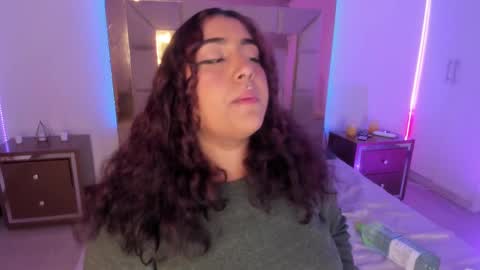 Snapshot of sheeylaroee chatting on February 27, 2025, 1:48 am Heidy online show from February 27, 2025, 1:48 am