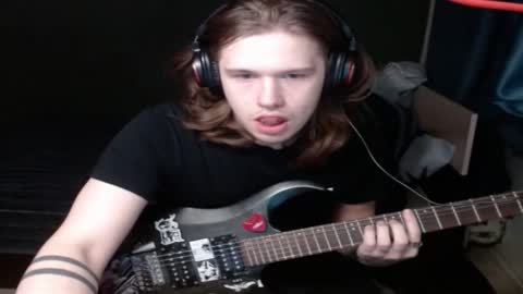 Snapshot of sheldon_music chatting on October 21, 2025, 4:19 pm Sheldon online show from October 21, 2025, 4:19 pm