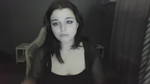 sheril_belton online show from November 12, 2025, 4:18 pm