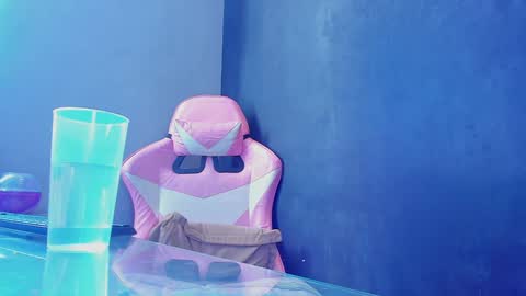 .. Sherilk .. online show from January 7, 2025, 1:24 pm