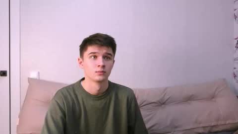 Max online show from November 28, 2025, 6:32 pm