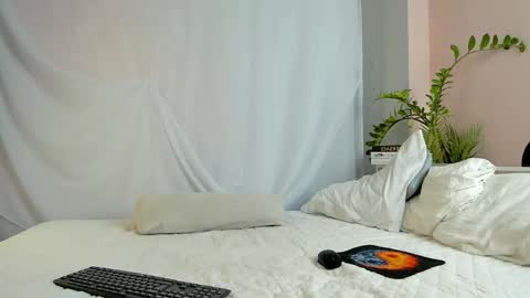 Max online show from March 29, 2026, 4:34 am