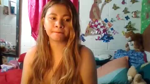 Snapshot of sherlyn_fox69 chatting on October 29, 2025, 3:20 am  Maria Saenz online show from October 29, 2025, 3:20 am