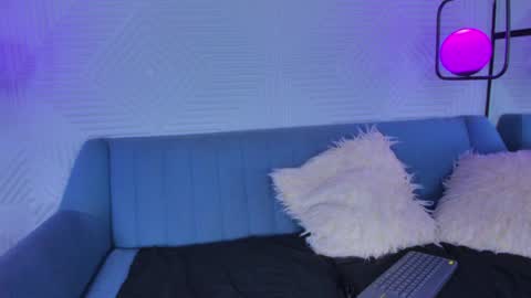 mia online show from January 11, 2025, 5:18 pm