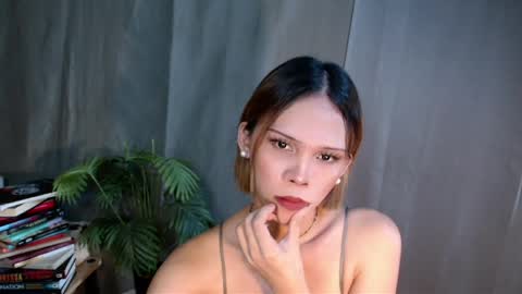 Snapshot of shes_notme chatting on April 8, 2026, 5:51 am Lana But you can spell it backwards online show from April 8, 2026, 5:51 am