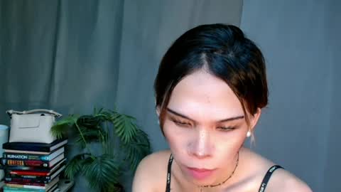 Snapshot of shes_notme chatting on April 23, 2026, 9:52 am Lana But you can spell it backwards online show from April 23, 2026, 9:52 am