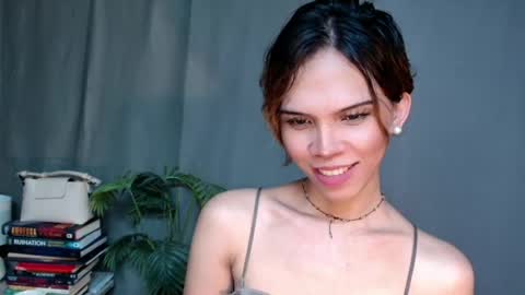 Snapshot of shes_notme chatting on April 24, 2026, 7:22 am Lana But you can spell it backwards online show from April 24, 2026, 7:22 am