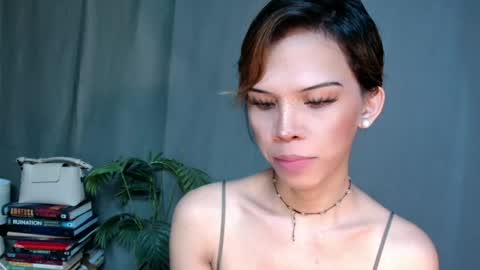 Snapshot of shes_notme chatting on April 25, 2026, 9:12 am Lana But you can spell it backwards online show from April 25, 2026, 9:12 am