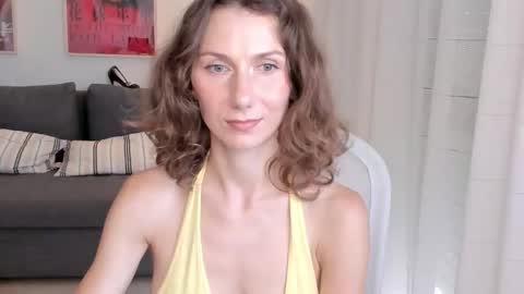 shesleepsnaked online show from September 21, 2025, 5:25 pm