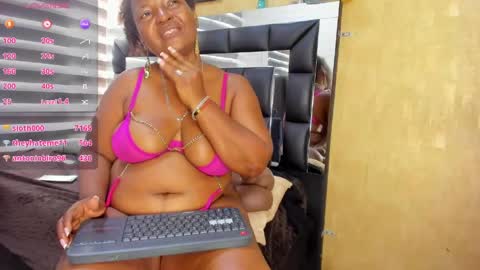 sheyla__ebony online show from April 15, 2026, 12:45 pm