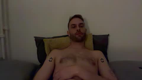 Snapshot of shiggyvara chatting on October 3, 2025, 1:35 am phil. online show from October 3, 2025, 1:35 am