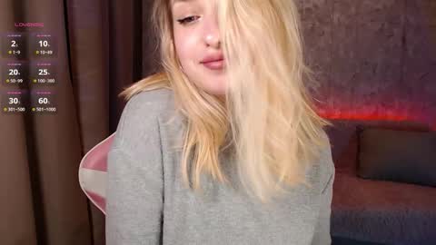 Snapshot of shine_polly chatting on November 1, 2025, 8:11 pm Polly online show from November 1, 2025, 8:11 pm