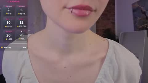 Snapshot of shine_vivi chatting on March 26, 2026, 3:28 pm Vivi online show from March 26, 2026, 3:28 pm