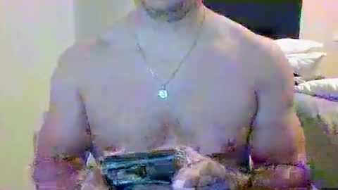 Snapshot of shines08092 chatting on December 18, 2024, 11:13 am shines08092 online show from December 18, 2024, 11:13 am