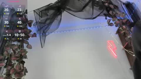 Snapshot of shinny_crystal chatting on October 14, 2025, 1:56 pm Crystal online show from October 14, 2025, 1:56 pm
