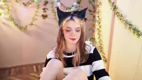 Snapshot of shiny_jail chatting on September 22, 2025, 1:18 am JennyMira   THANK YOU FOR 77 777  online show from September 22, 2025, 1:18 am