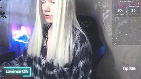 Snapshot of shiny_victoria chatting on April 30, 2026, 8:09 am Victoria online show from April 30, 2026, 8:09 am