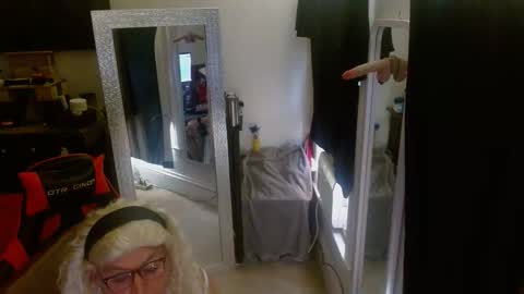 sarah online show from June 10, 2026, 7:57 pm