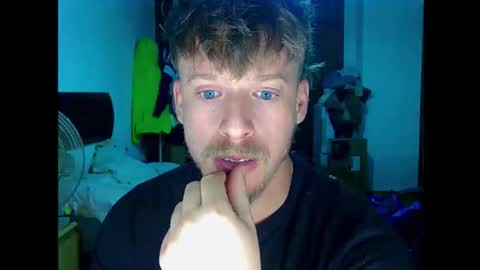 Snapshot of shirtless_dj chatting on November 19, 2025, 2:11 am Cick Goreskin online show from November 19, 2025, 2:11 am