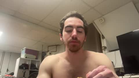 shirtlesshunk15 online show from May 12, 2026, 10:18 pm