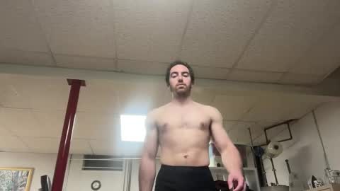 shirtlesshunk15 online show from May 13, 2026, 11:33 pm