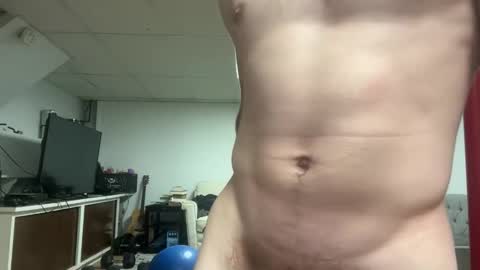 shirtlesshunk15 online show from May 18, 2026, 4:51 am