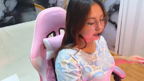 Snapshot of shizuka_wet chatting on November 27, 2025, 3:41 am Shizuka online show from November 27, 2025, 3:41 am