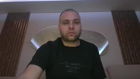 shmele_04 online show from January 11, 2026, 10:59 pm