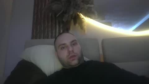 shmele_04 online show from February 16, 2026, 11:12 pm