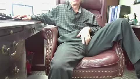 nikolas send dm for an appointment online show from October 29, 2025, 4:20 pm