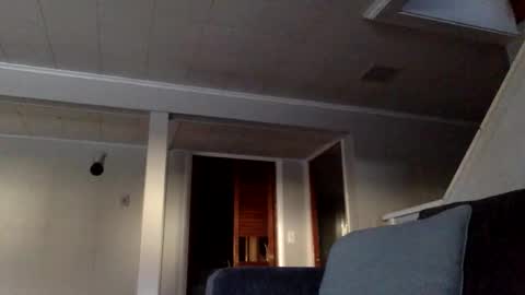 shortiesn40s online show from December 4, 2025, 8:17 pm