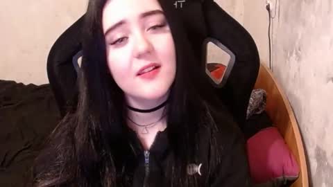 Snapshot of show_for_you chatting on December 3, 2024, 2:05 pm show_for_you online show from December 3, 2024, 2:05 pm