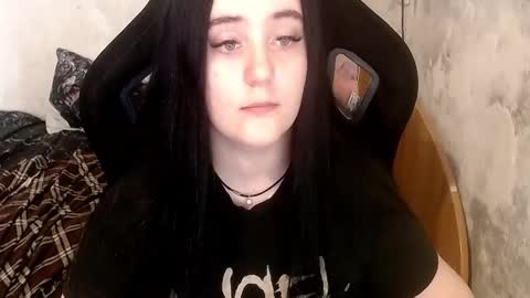 Snapshot of show_for_you chatting on February 18, 2026, 12:12 pm show_for_you online show from February 18, 2026, 12:12 pm