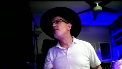 Snapshot of shrewtamer chatting on December 7, 2024, 5:37 am shrewtamer online show from December 7, 2024, 5:37 am