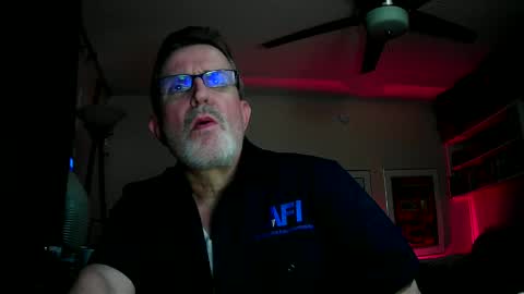 Snapshot of shrewtamer chatting on December 11, 2024, 4:39 am shrewtamer online show from December 11, 2024, 4:39 am