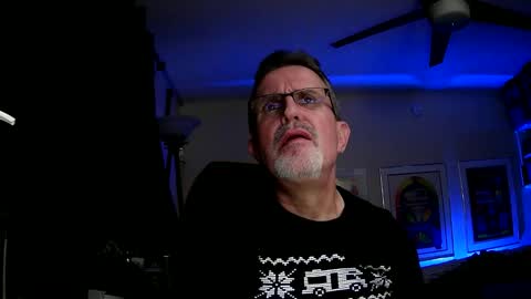 Snapshot of shrewtamer chatting on December 12, 2024, 6:36 am shrewtamer online show from December 12, 2024, 6:36 am