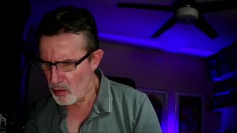 Snapshot of shrewtamer chatting on January 27, 2025, 5:03 am shrewtamer online show from January 27, 2025, 5:03 am