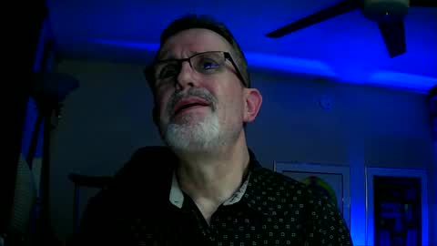 Snapshot of shrewtamer chatting on February 11, 2025, 3:18 am shrewtamer online show from February 11, 2025, 3:18 am