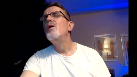 Snapshot of shrewtamer chatting on February 27, 2025, 3:04 am shrewtamer online show from February 27, 2025, 3:04 am